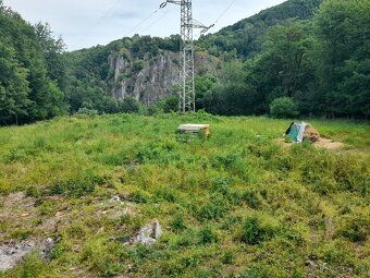 Ponúkame na predaj slnečný pozemok v extraviláne, lokalita R