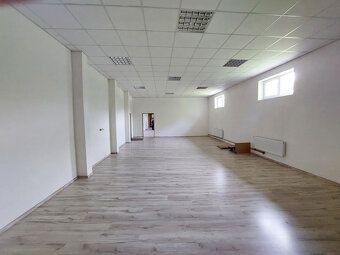 Prenajmeme vykurovaný priestor v Bratislave IV. Dúbravke na 