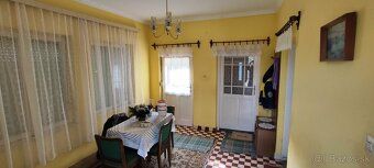 🏡 Útulný rodinný dom s rozľahlým pozemkom v tichej obci Dámo
