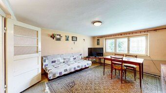 Pozemok 778 m² • Úžitková plocha 133 m² • Cena: 160 000 €
Hľ