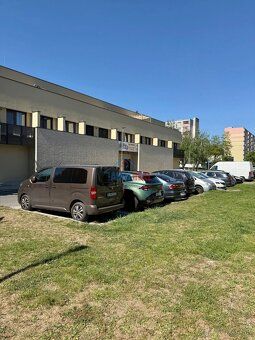 Realitná kancelária ponúka na PRENÁJOM
NOVO zariadený 2- izb