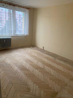 Ponúkame na predaj 3 izbový byt s loggiou, sídlisko Tarča, L