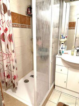 Prenájom - priestranný 3i byt 84 m² v Brezne, ul. ŠLN Ponúka
