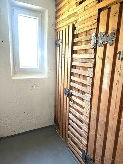 Prenájom - priestranný 3i byt 84 m² v Brezne, ul. ŠLN Ponúka