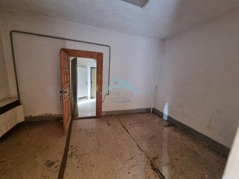 Šahy, Centrum: Obchodný Priestor 423 m² s Garážou a Potenciá