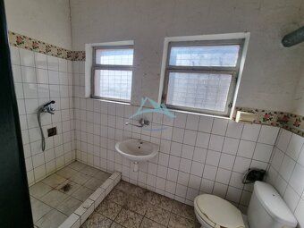 Šahy, Centrum: Obchodný Priestor 423 m² s Garážou a Potenciá