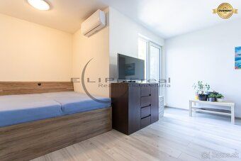Ponúkame na predaj pekný priestranný 5-izbový rodinný dom vo