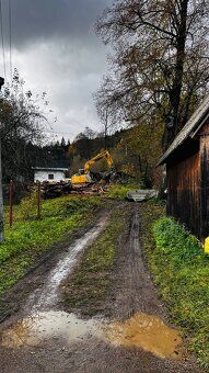 Pozemok o celkovej výmere 2424m2 je vhodný na stavbu rodinné