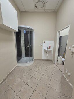 Ponúkam na prenájom priestor s rozlohou 22 m². Priestor je p