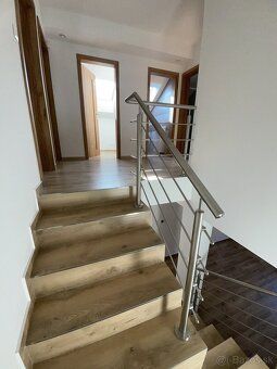 Ponúkame na predaj krásny moderný 5-izbový rodinný dom v obc