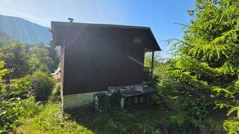 Romantická chatka pri potôčiku – Valaská Dubová, 508 m² poze