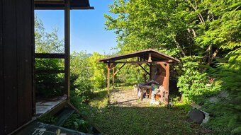 Romantická chatka pri potôčiku – Valaská Dubová, 508 m² poze