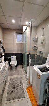 Priestranný rodinný dom s novou strechou, plastovými oknami,
