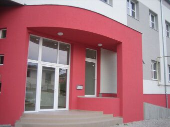 Ponúkame Vám na prenájom 2KK izbový byt Žilina, Bytčická. Pl