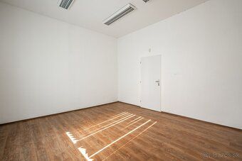 Red Hill Real ponúka exkluzívne na predaj obchodný priestor 
