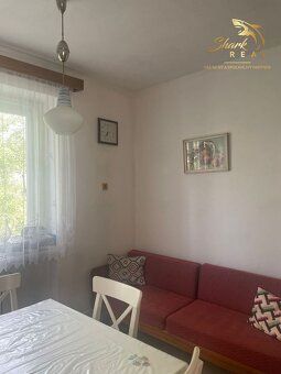 Na predaj 3-izbový rodinný dom plus manzardka a veľkým pozem