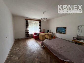 ID:4102 Ponúkame na predaj priestranný rodinný dom v obci Pa