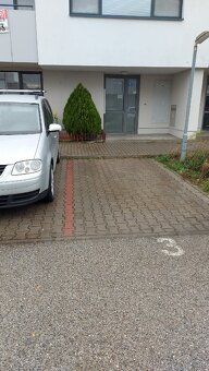 Dobrý deň. Dám do dlhodobého prenájmu byt vo Hviezdnom bývan