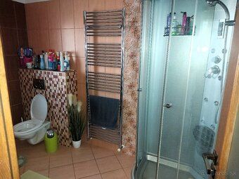 Realitná kancelária SALE real ponúka rodinný dom v tichej ul