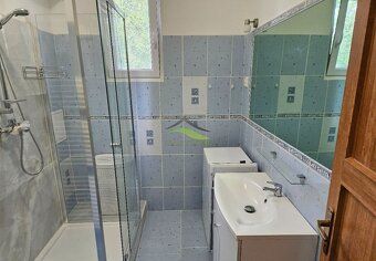 REALITY HOUSE Vám ponúka :
Na predaj tehlový veľmi zaujímavý