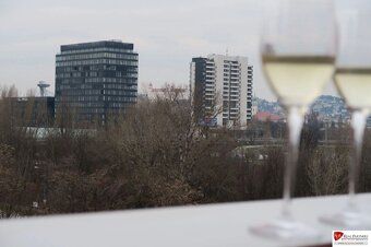 REB.SK ponúka prenájom moderný a slnečný 2-izbový byt s balk