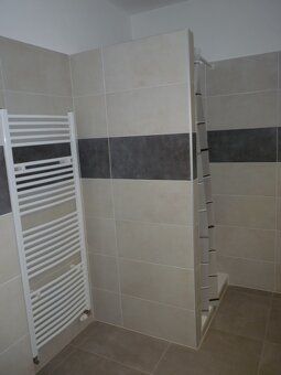 Tel: 0908 715 715, Ponúkam na dlhodobý prenájom 2 izbový byt