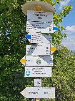 Predáme krásny slnečný pozemok na okraji obce Horná Roveň (Š