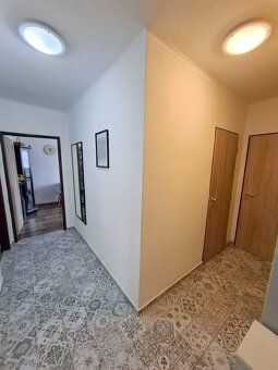 2-izbový tehlový byt na 1. poschodí s výmerou 56 m² + 4 m² p