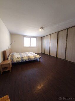 Moderný rodinný dom s veľkou terasou a pozemkom 884 m² – Koš