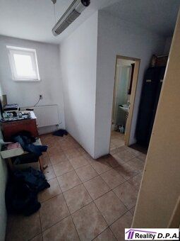 Ponúkame na predaj dom resp. podnikateľský objekt v Martine,