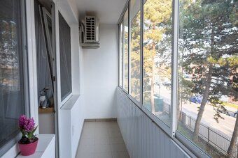 Ponúkame na predaj priestranný a moderne zrekonštruovaný 3-i
