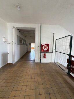 Ponúkame na prenájom multifunkčný priestor 225 m2  nachádzaj