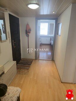 XEMAR ( alebo 0908 754 585), ponúka na predaj 3-izb. v Bansk
