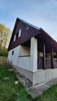 Ponúkame na predaj murovanú poschodovú rekreačnú chatu v krá