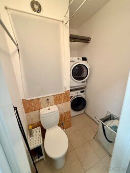 Ponúkam vo výbornej tichej kľudnej lokalite 2izbový byt na p