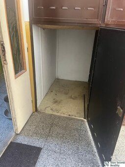 Ponúkame na predaj 3-izbový byt s výmerou 65 m² v pôvodnom, 