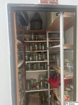 Ponúkame na predaj 3-izbový byt s výmerou 65 m² v pôvodnom, 