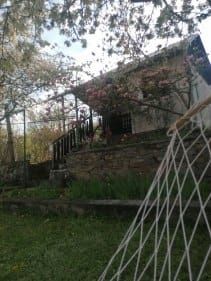Záhradka sa skladá z 3 kaskád . Ma celkový rozmer 348m2 . Na