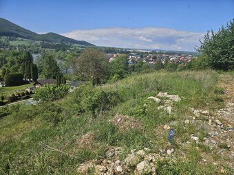 Ponúkame Vám na predaj stavebný pozemok s vydaným stavebným 