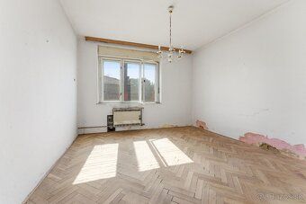LOKALITA - Trnava
Ponúkame na predaj priestranný rodinný dom