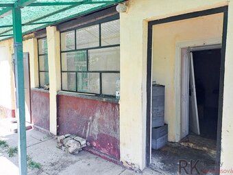 Exkluzívne Vám ponúkame na predaj prízemný kamenný rodinný d