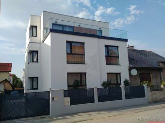 K dlhodobému nájmu je určený moderný 2 izbový apartmán na 2.