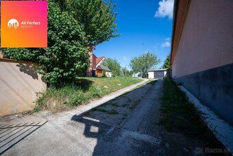 All Perfect Reality Vám ponúkajú na predaj rozľahlý stavebný