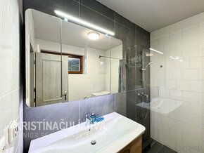 Ponúkam Vám na predaj trojizbový investičný apartmán v novov