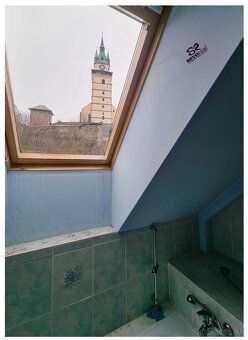 Ponúkame na predaj HISTORICKÁ BUDOVA, ktorá sa nachádza v lu