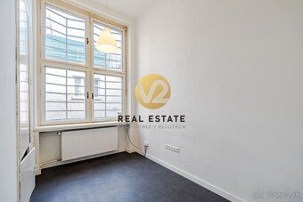Juraj Kolárik +421 918 938 737 e-mail:
V2 real estate ponúka