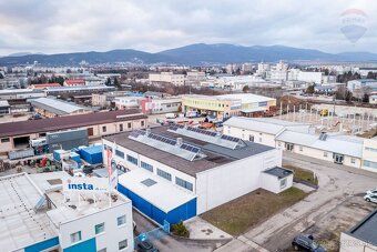 Ponúkame na prenájom časť haly výrobná/skladová hala (1/2 z 