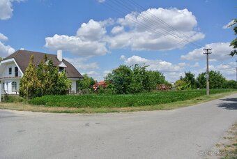 Predaj pozemku 1387 m2, Veľký Meder - Ižop
Realitná kancelár