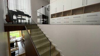 Praktický, skutočne veľkorysý rodinný dom s dôrazom na komfo