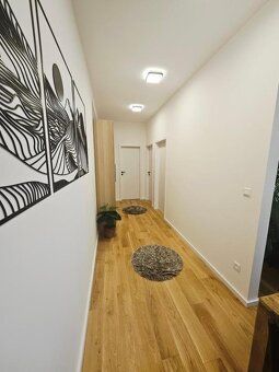 Ponúkame na prenájom priestranný 4-izb. byt nachádzajúci sa 